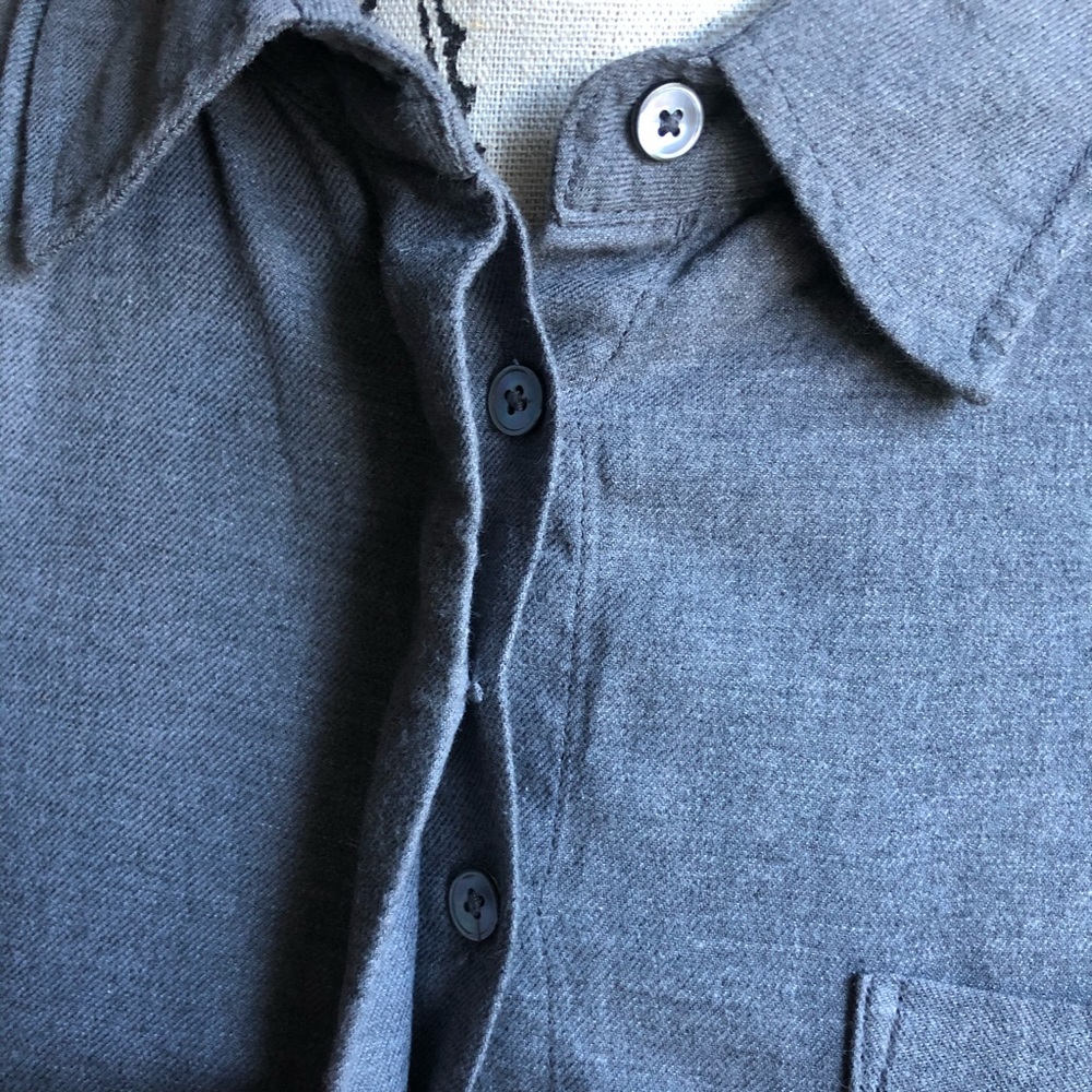 Aritzia Babaton The Group Reno Button front shirt - Picture 6 of 16